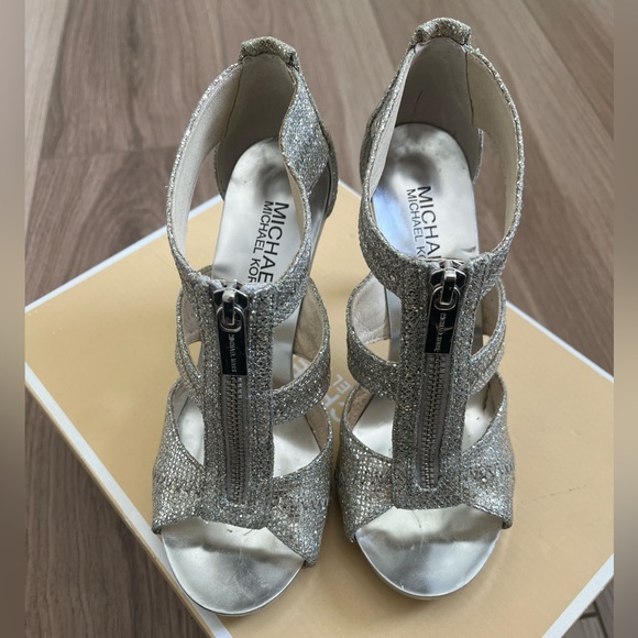 Michael Kors Berkley T Strap Heels - Picture 1 of 7
